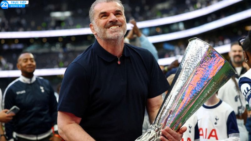 hlv-tottenham-ange-postecoglou-bi-sa-thai-1